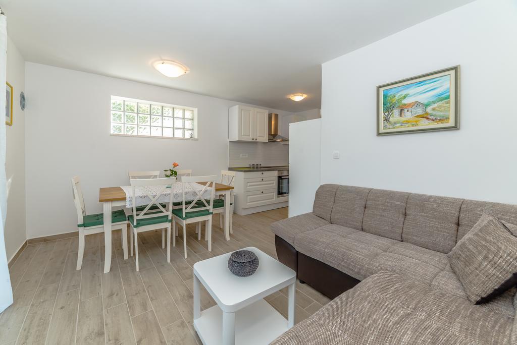 Apartment Robinson Podvrsje Экстерьер фото